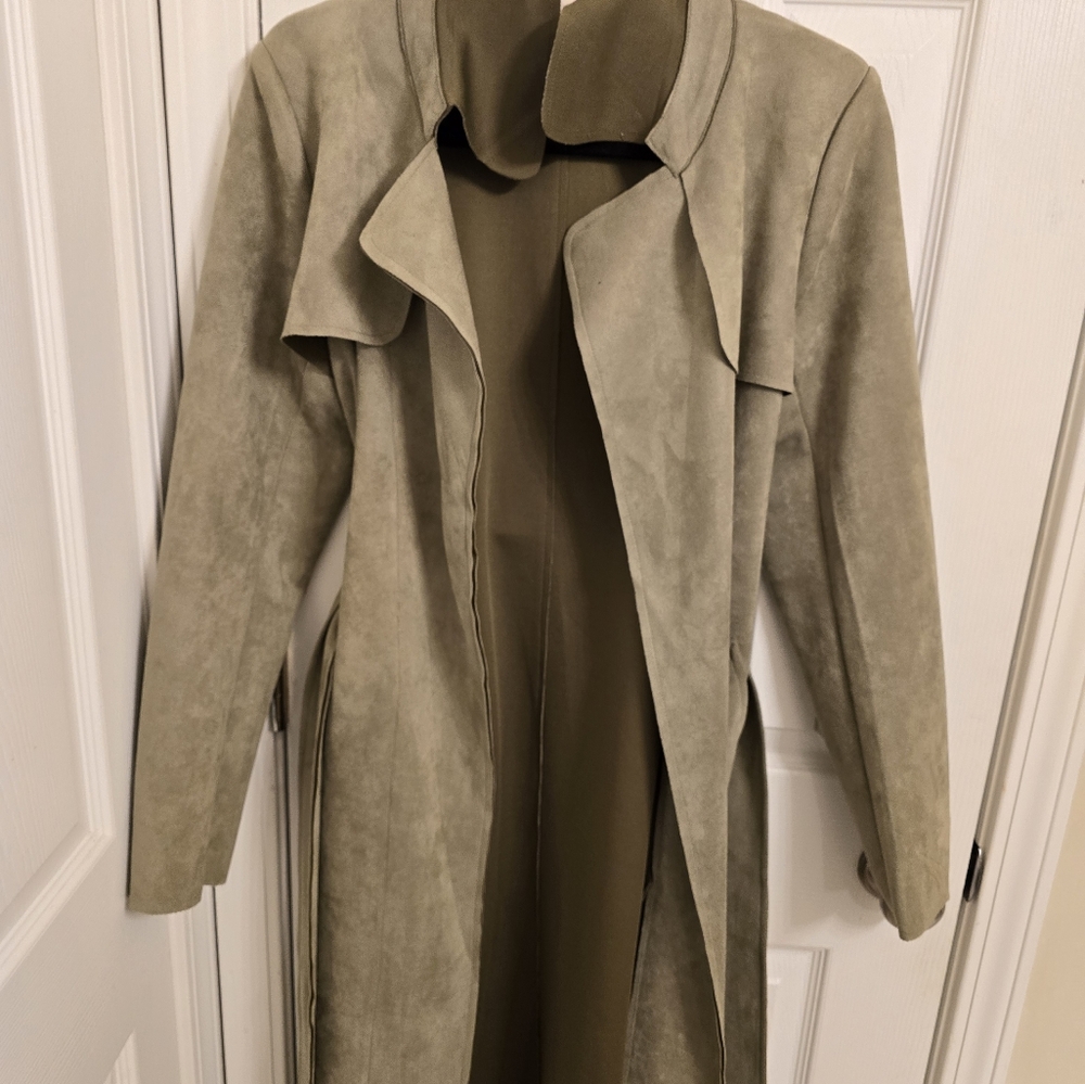 Elegant light olive green Women's Coat - Picture 3 of 7